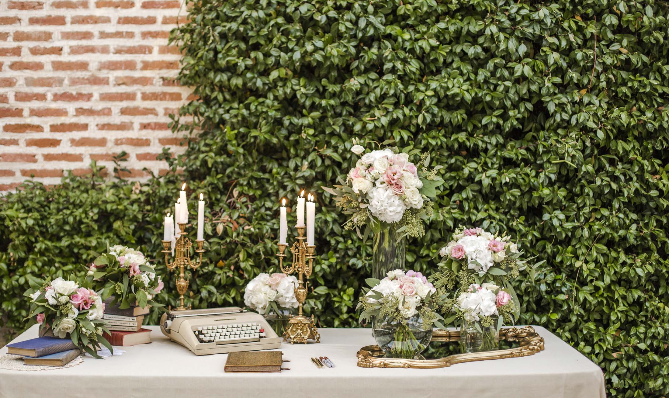 mesa firmas vintage boda_candelabros